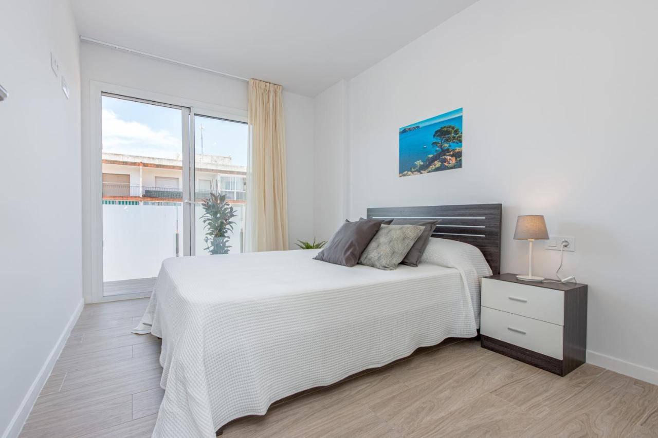 M A R I V E N T Suite With Bathroom And Terrace 50 M2 Roses Zewnętrze zdjęcie
