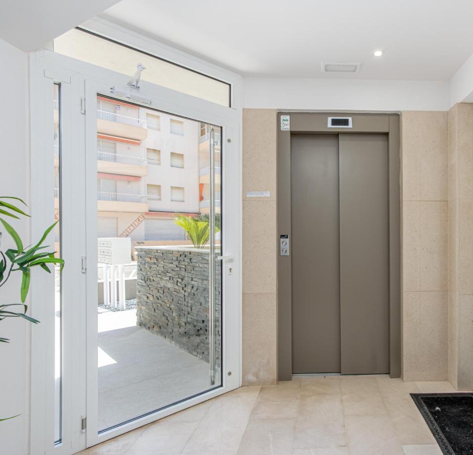 M A R I V E N T Suite With Bathroom And Terrace 50 M2 Roses Zewnętrze zdjęcie